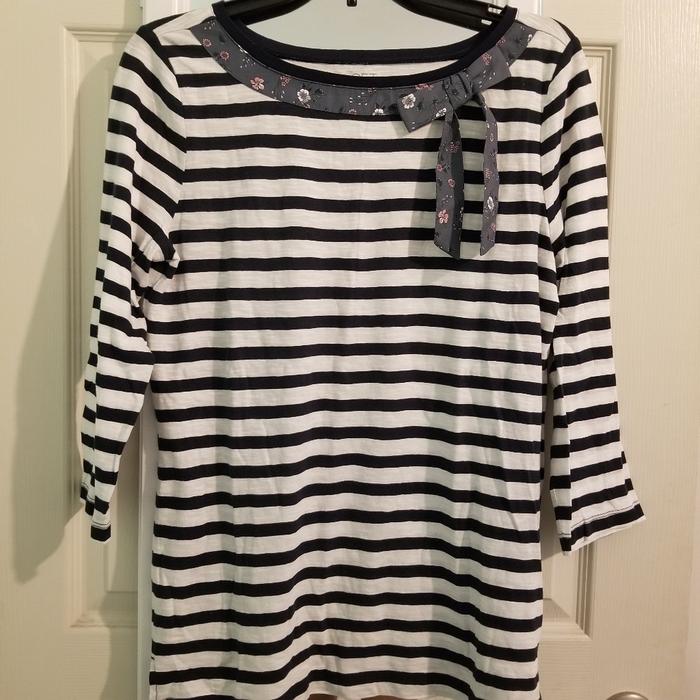 🌟3/$10 Loft Striped Shirt with Patterned Collar🌟